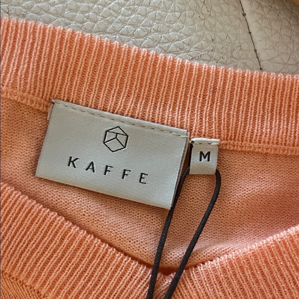 BNWT KAFFE Women's Top V-Neck Peach color - Picture 4 of 5